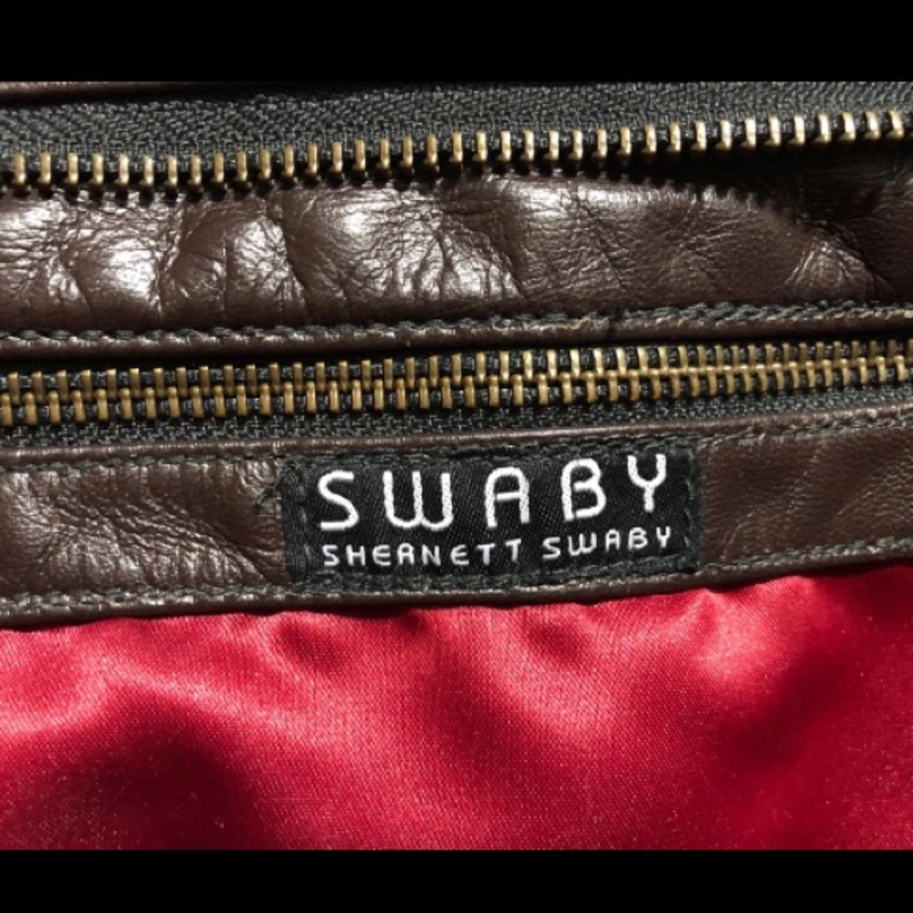 SHERNETT SWABY Leather Crossbody messenger Shoulder Bag. - Picture 5 of 7